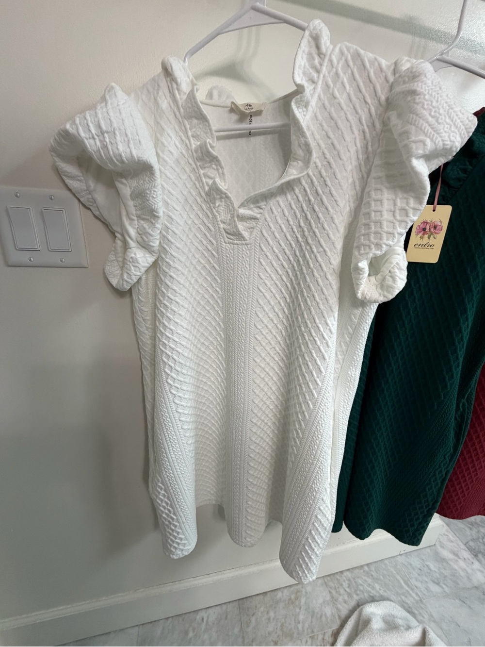 entro White Textured Ruffle-Sleeve Dress Medium New Condition